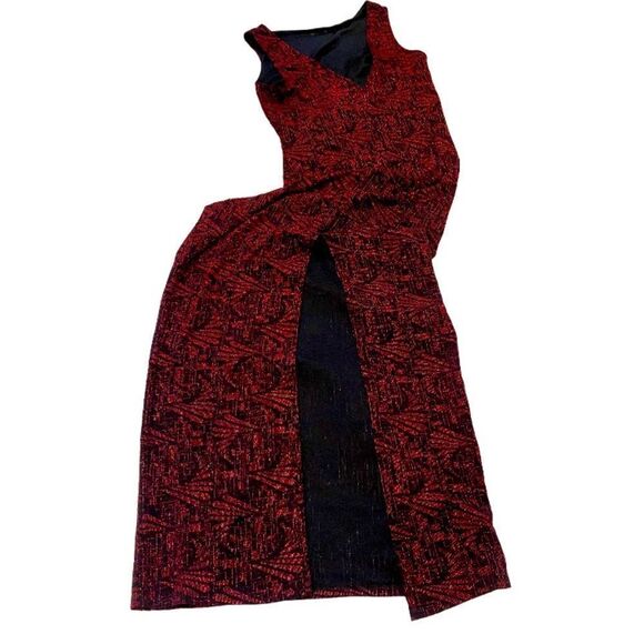 Dresses & Skirts - Elegant Black and Red Full Length Maxi Dress